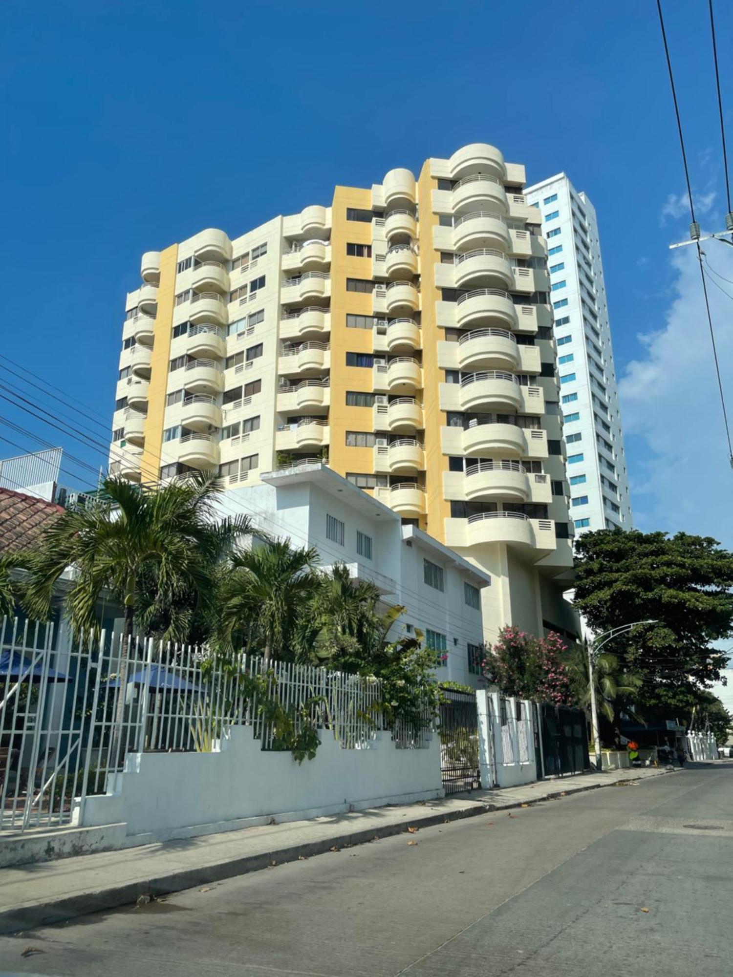 Cabrero 906 *